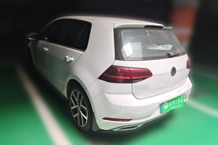 Used Volkswagen Golf 2018 230TSI Automatic Luxury Version Rear Left 45 Deg