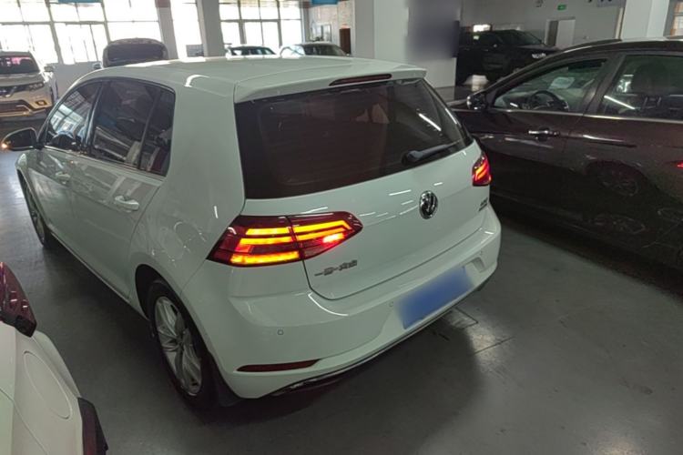 Used Volkswagen Golf 2018 230TSI Automatic Comfort Model Rear Left 45 Deg