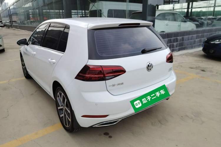 Used Volkswagen Golf 2018 230TSI Automatic Luxury Version Rear Left 45 Deg