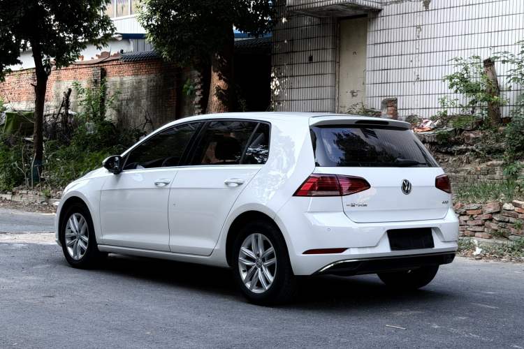 Used Volkswagen Golf 2018 1.6L Automatic Comfort Model Rear Left 45 Deg
