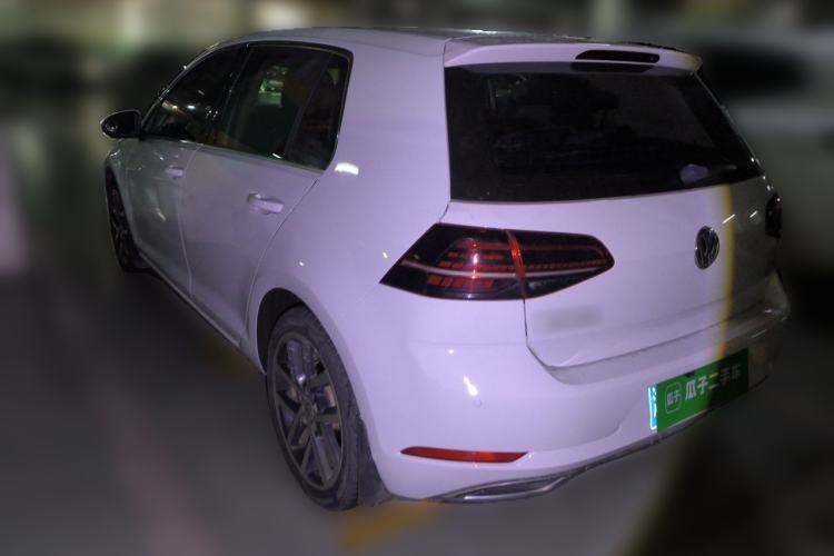 Used Volkswagen Golf 2018 230TSI Automatic Luxury Version Rear Left 45 Deg