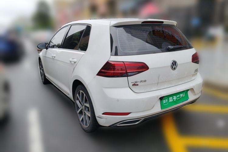 Used Volkswagen Golf 2018 230TSI Automatic Luxury Version Rear Left 45 Deg