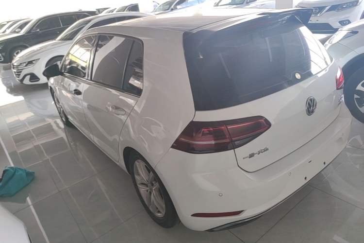 Used Volkswagen Golf 2018 230TSI Automatic Comfort Model Rear Left 45 Deg