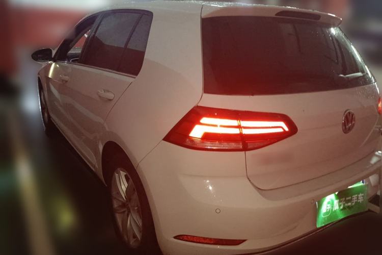 Used Volkswagen Golf 2018 230TSI Automatic Comfort Model Rear Left 45 Deg