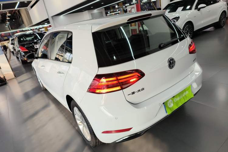 Used Volkswagen Golf 2018 1.6L Automatic Comfort Model Rear Left 45 Deg