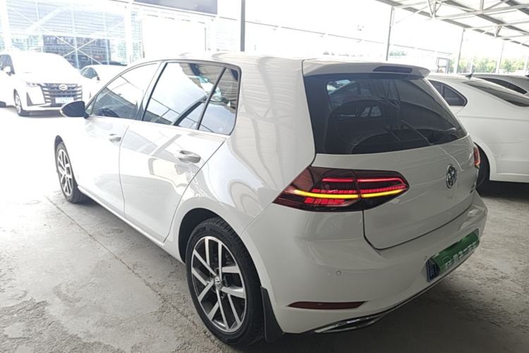 Used Volkswagen Golf 2018 230TSI Automatic Luxury Version Rear Left 45 Deg