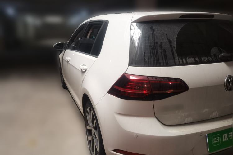 Used Volkswagen Golf 2018 230TSI Automatic Luxury Version Rear Left 45 Deg