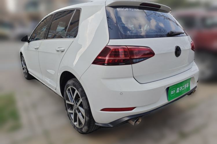 Used Volkswagen Golf 2018 230TSI Automatic Luxury Version Rear Left 45 Deg