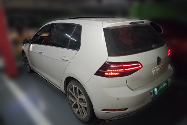 Used Volkswagen Golf 2018 230TSI Automatic Luxury Version Rear Left 45 Deg