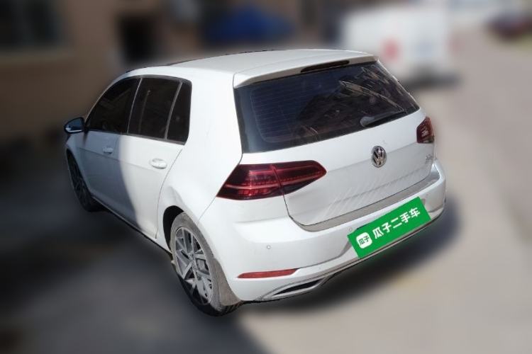 Used Volkswagen Golf 2018 230TSI Automatic Luxury Version Rear Left 45 Deg
