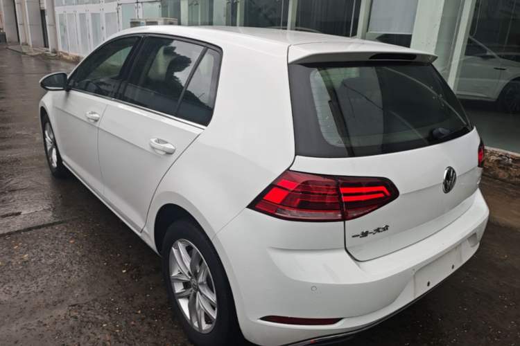 Used Volkswagen Golf 2018 1.6L Automatic Comfort Model Rear Left 45 Deg