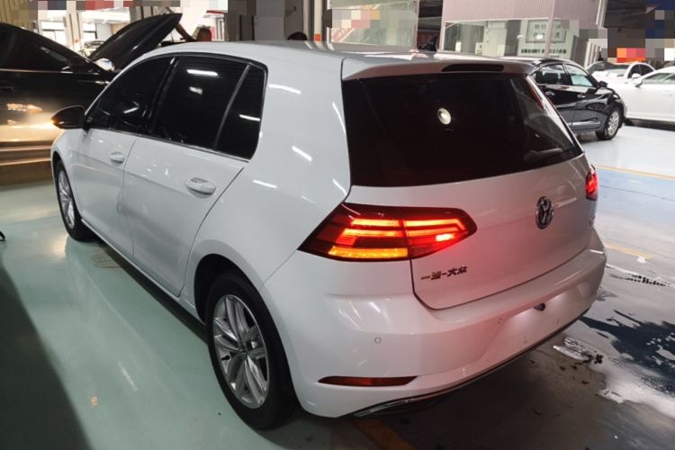 Used Volkswagen Golf 2018 230TSI Automatic Comfort Model Rear Left 45 Deg