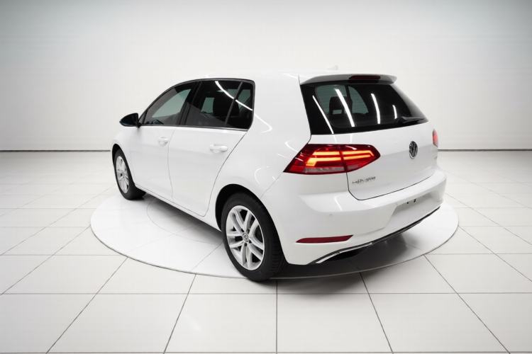 Used Volkswagen Golf 2018 230TSI Automatic Comfort Model Rear Left 45 Deg