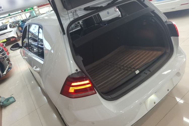 Used Volkswagen Golf 2018 230TSI Automatic Comfort Model Rear Left 45 Deg