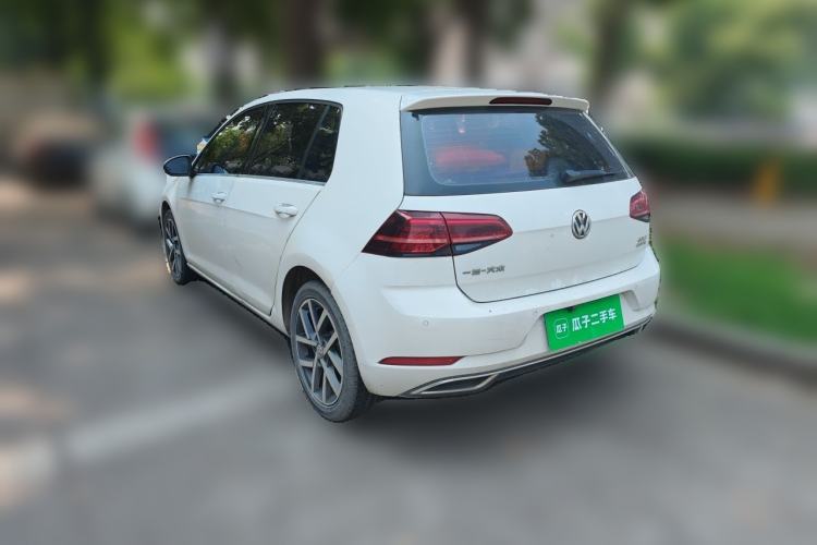 Used Volkswagen Golf 2018 230TSI Automatic Luxury Version Rear Left 45 Deg
