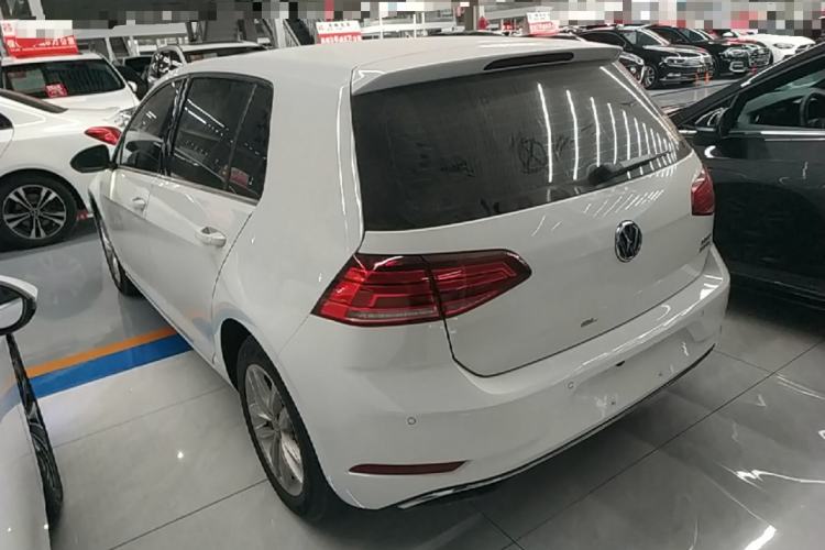 Used Volkswagen Golf 2018 230TSI Automatic Comfort Model Rear Left 45 Deg