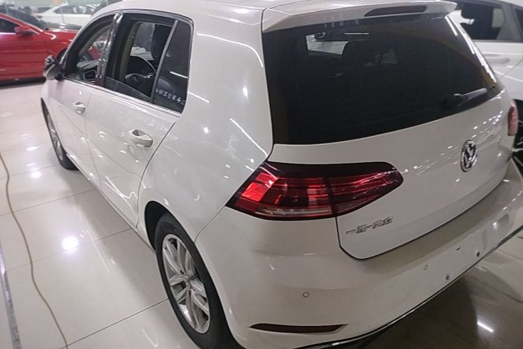 Used Volkswagen Golf 2018 230TSI Automatic Comfort Model Rear Left 45 Deg