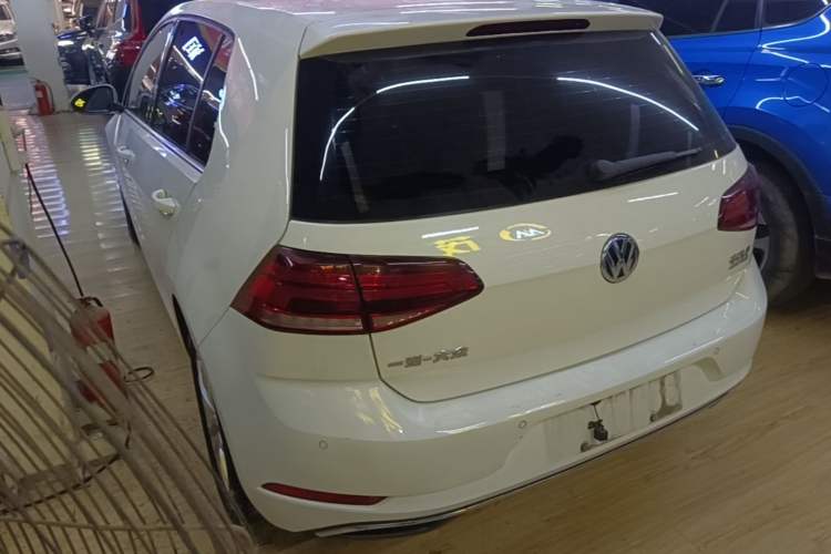 Used Volkswagen Golf 2018 230TSI Automatic Comfort Model Rear Left 45 Deg