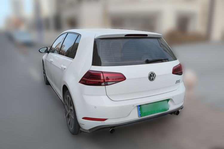 Used Volkswagen Golf 2018 230TSI Automatic Luxury Version Rear Left 45 Deg