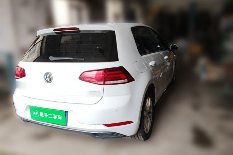 Used Volkswagen Golf 2018 230TSI Automatic Comfort Model Rear Right 45 Deg