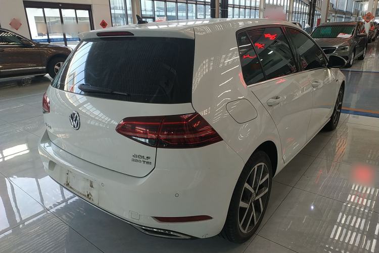 Used Volkswagen Golf 2018 230TSI Automatic Luxury Version Rear Right 45 Deg