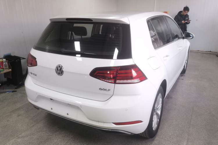 Used Volkswagen Golf 2018 1.6L Automatic Comfort Model Rear Right 45 Deg