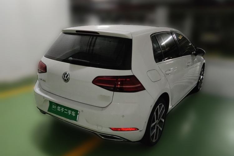 Used Volkswagen Golf 2018 230TSI Automatic Luxury Version Rear Right 45 Deg