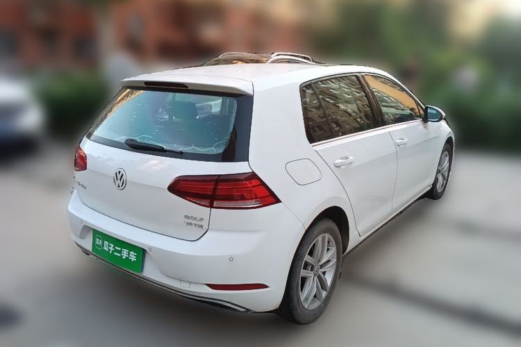 Used Volkswagen Golf 2018 1.6L Automatic Comfort Model Rear Right 45 Deg