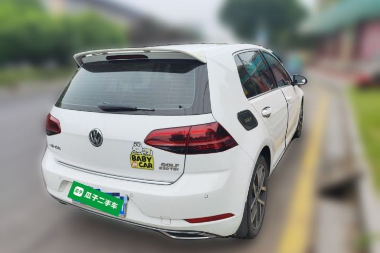 Used Volkswagen Golf 2018 230TSI Automatic Luxury Version Rear Right 45 Deg