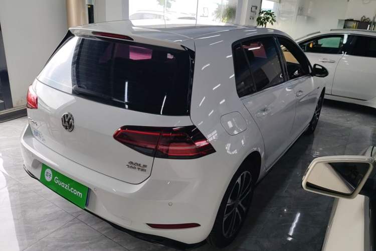 Used Volkswagen Golf 2018 280TSI Automatic R-Line Model Rear Right 45 Deg