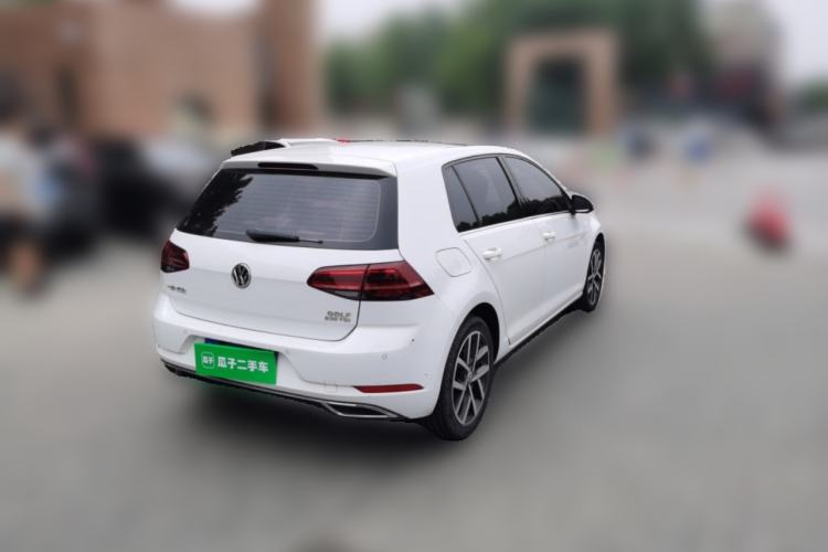 Used Volkswagen Golf 2018 230TSI Automatic Luxury Version Rear Right 45 Deg