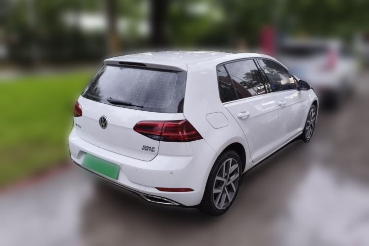 Used Volkswagen Golf 2018 230TSI Automatic Luxury Version Rear Right 45 Deg