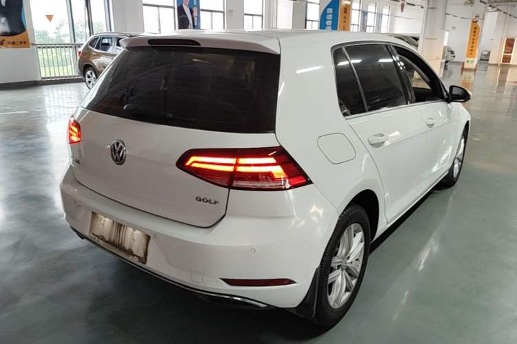 Used Volkswagen Golf 2018 1.6L Automatic Comfort Model Rear Right 45 Deg