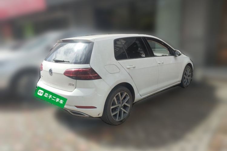 Used Volkswagen Golf 2018 230TSI Automatic Luxury Version Rear Right 45 Deg