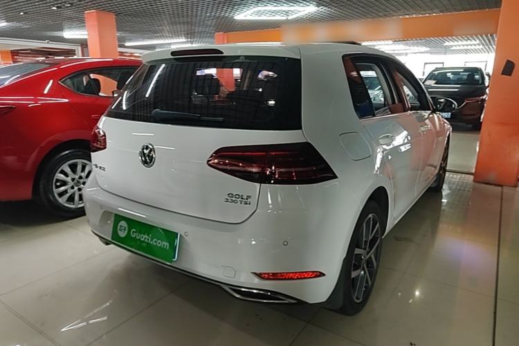 Used Volkswagen Golf 2018 230TSI Automatic Luxury Version Rear Right 45 Deg