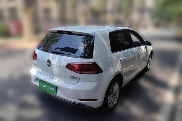 Used Volkswagen Golf 2018 230TSI Automatic Comfort Model Rear Right 45 Deg