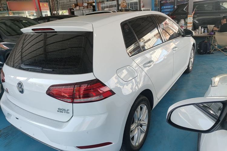 Used Volkswagen Golf 2018 230TSI Automatic Comfort Model Rear Right 45 Deg