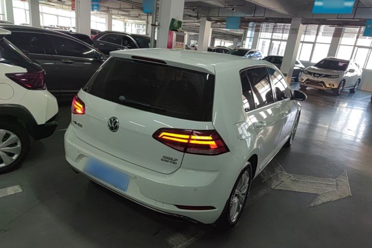Used Volkswagen Golf 2018 230TSI Automatic Comfort Model Rear Right 45 Deg