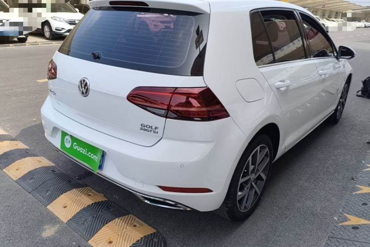 Used Volkswagen Golf 2018 230TSI Automatic Luxury Version Rear Right 45 Deg