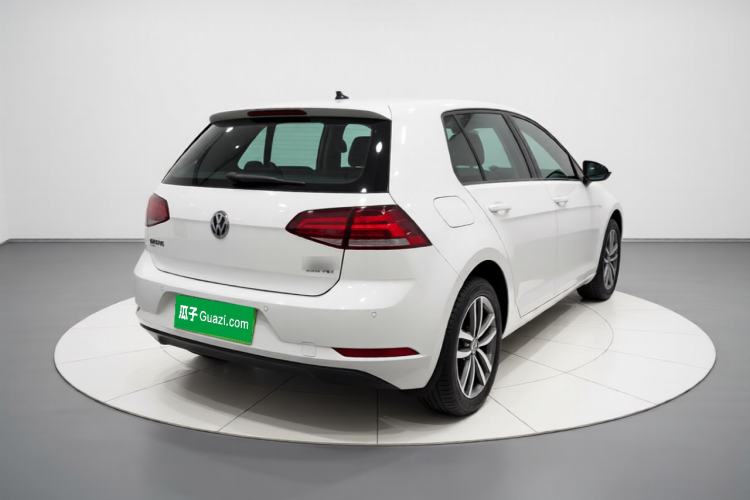 Used Volkswagen Golf 2018 230TSI Automatic Comfort Model Rear Right 45 Deg