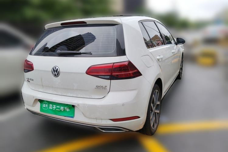 Used Volkswagen Golf 2018 230TSI Automatic Luxury Version Rear Right 45 Deg