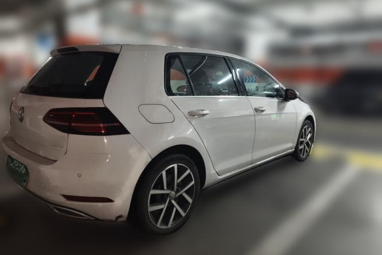 Used Volkswagen Golf 2018 230TSI Automatic Luxury Version Rear Right 45 Deg