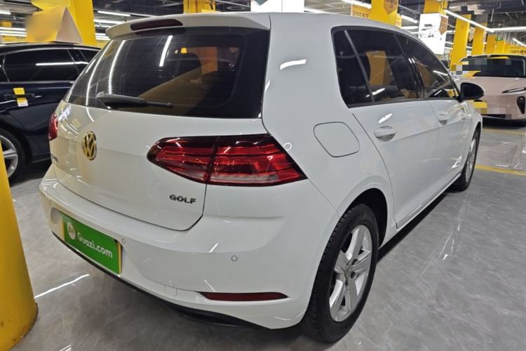 Used Volkswagen Golf 2018 1.6L Automatic Fashion Model Rear Right 45 Deg
