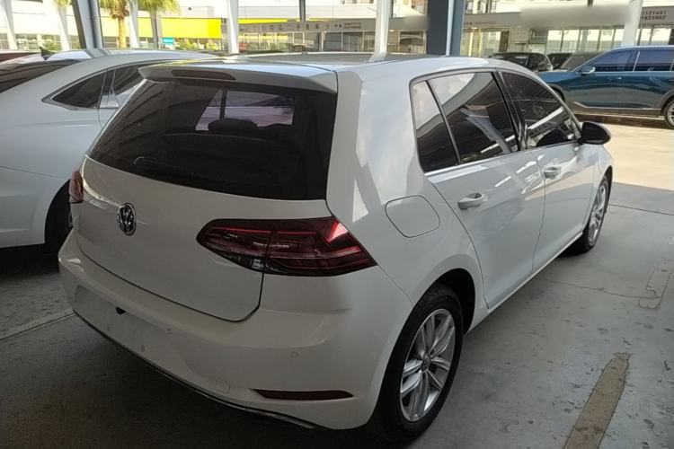 Used Volkswagen Golf 2018 230TSI Automatic Comfort Model Rear Right 45 Deg