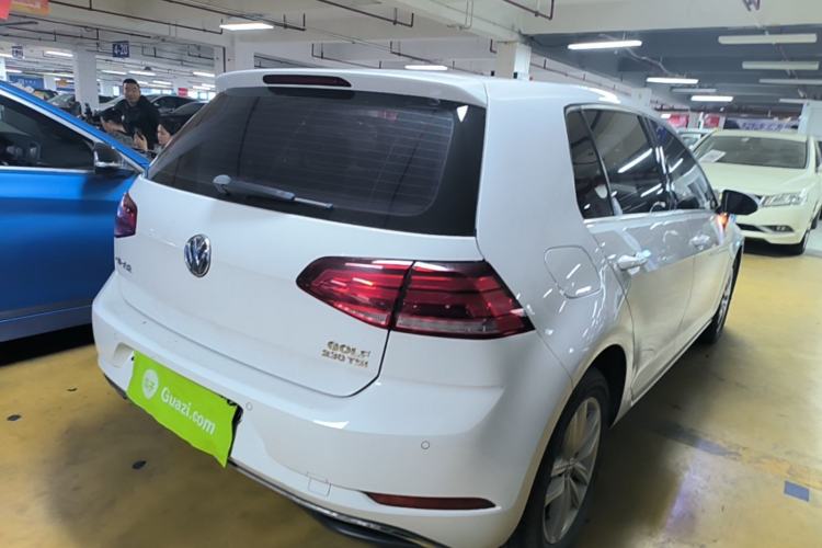 Used Volkswagen Golf 2018 230TSI Automatic Comfort Model Rear Right 45 Deg