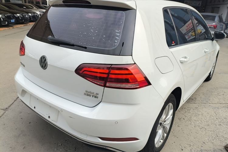 Used Volkswagen Golf 2018 230TSI Automatic Comfort Model Rear Right 45 Deg
