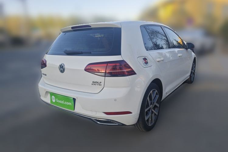 Used Volkswagen Golf 2018 230TSI Automatic Luxury Version Rear Right 45 Deg