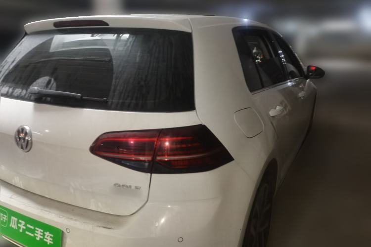 Used Volkswagen Golf 2018 230TSI Automatic Luxury Version Rear Right 45 Deg