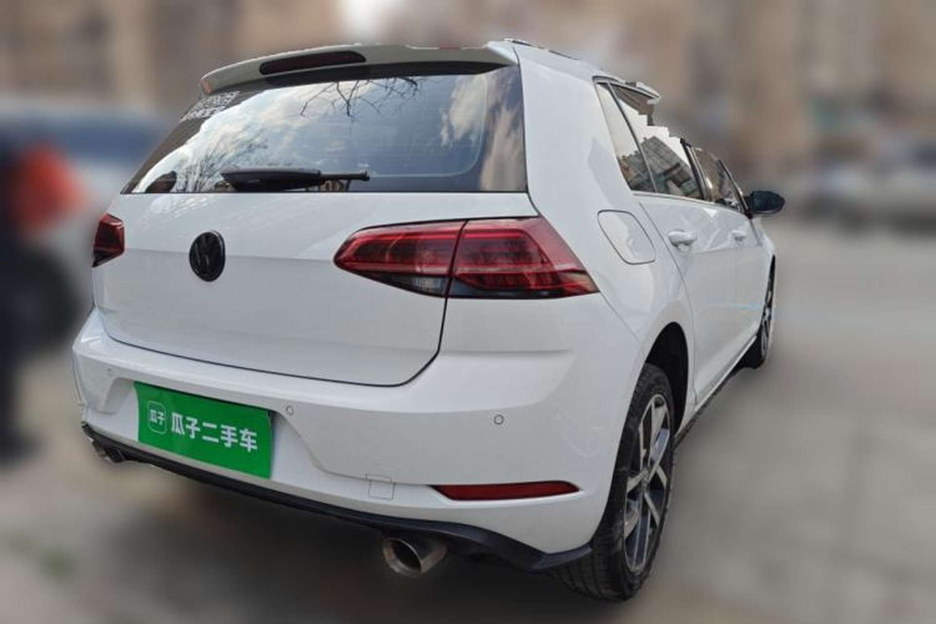 Used Volkswagen Golf 2018 230TSI Automatic Luxury Version Rear Right 45 Deg