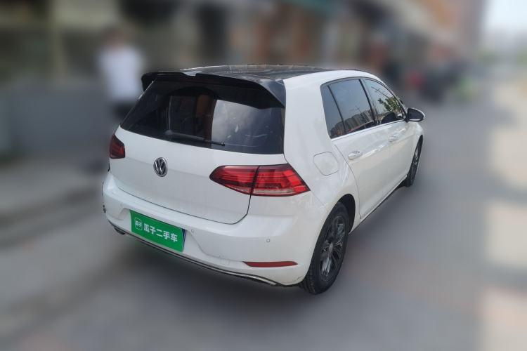 Used Volkswagen Golf 2018 230TSI Automatic Comfort Model Rear Right 45 Deg